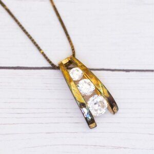 18 inch, Vintage Clear Rhinestones Gold Tone Pendant Elegant Necklace - S34